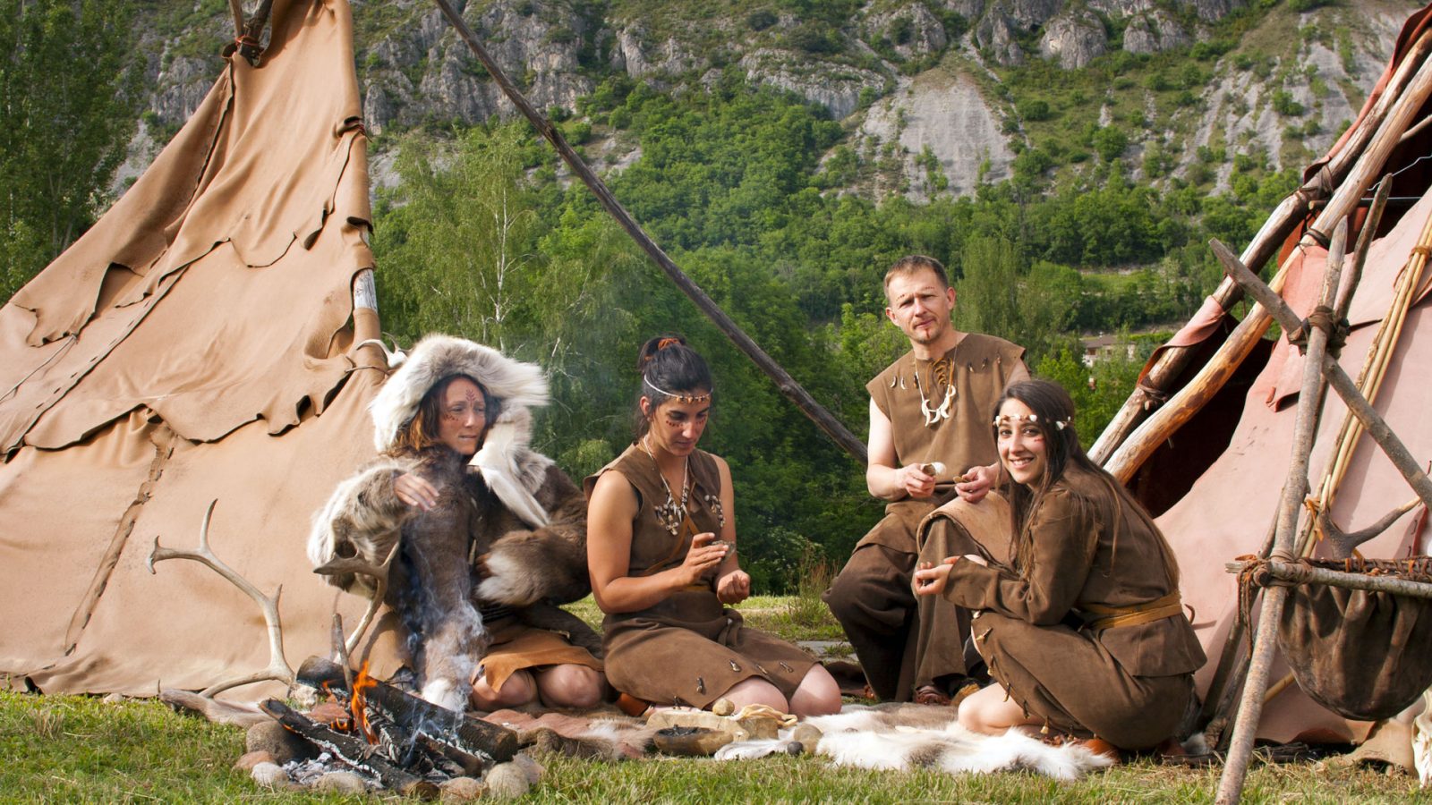 140605_SESTA_ParcPrehistoire_Prehistoloft_Credit_Sesta-1600x